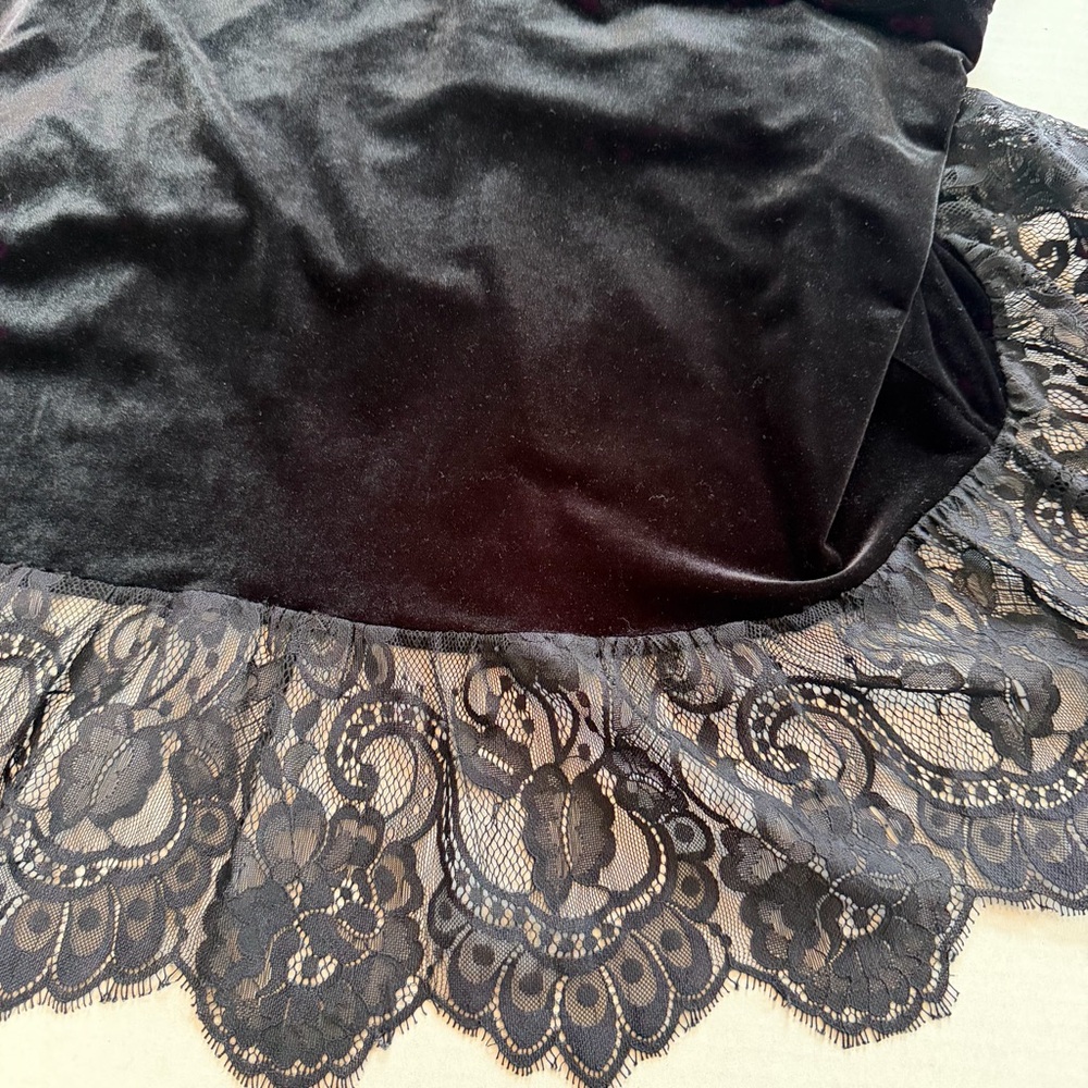 Adrianna Papell Velvet & Lace Trim Classy Tee - Picture 7 of 16